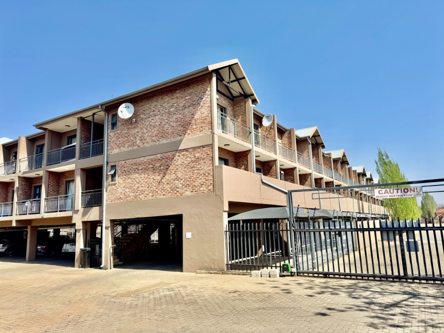 2 Bedroom Property for Sale in Mooivallei Park North West